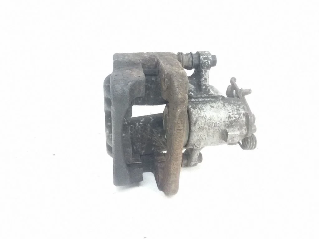 Front brake caliper – right