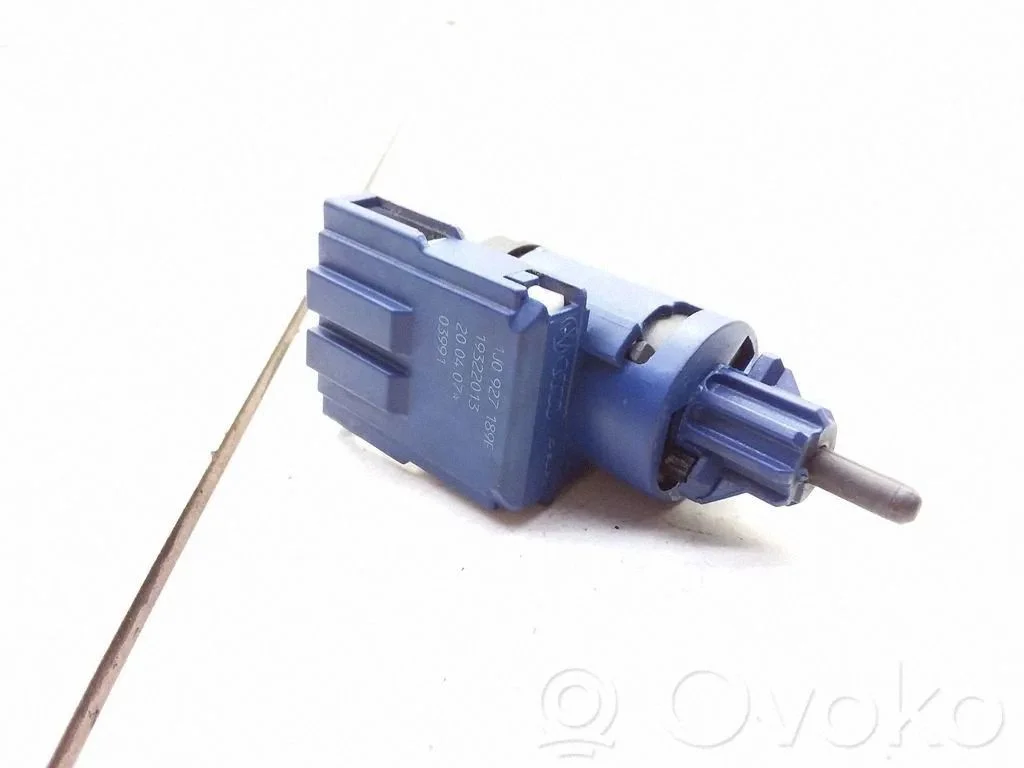Brake pedal sensor switch – Volkswagen Passat B5.5 (2001-2005)