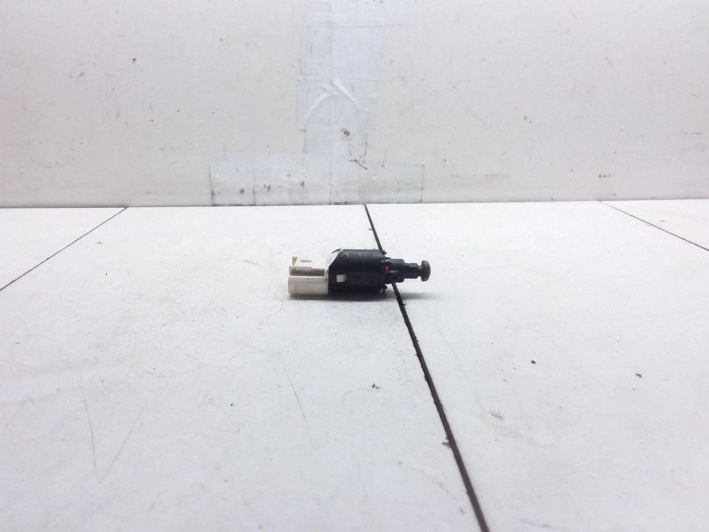 Brake pedal sensor switch