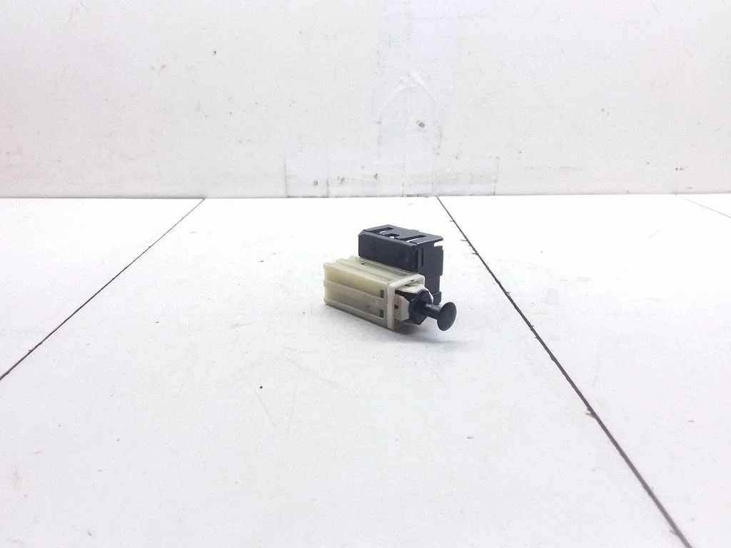 Brake pedal sensor switch 56054001AB
