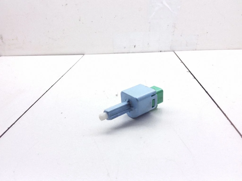 Brake pedal sensor switch F80CS53