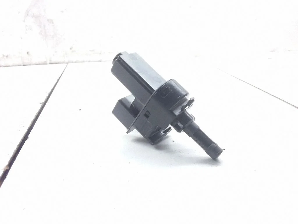 Brake pedal sensor switch 4M5T7C834AA