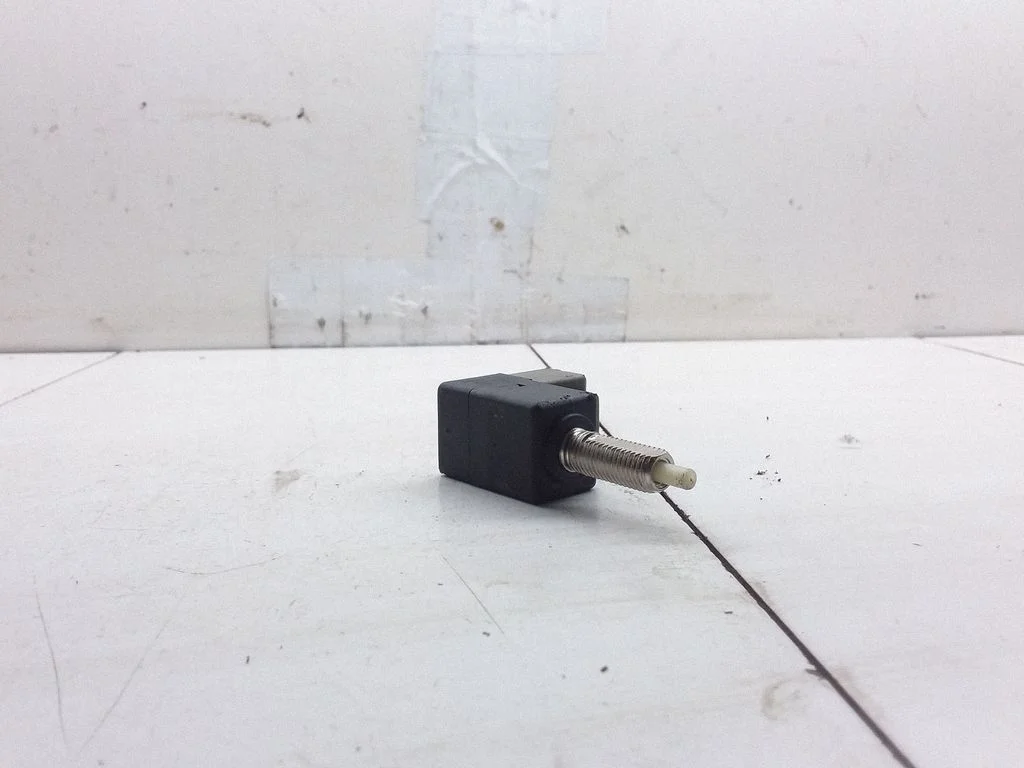 Brake pedal sensor switch 820358