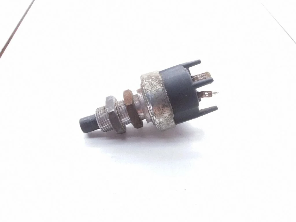 Bremžu pedāļa sensors – Volkswagen Polo III 6N 6N2 6NF (1995-2001)