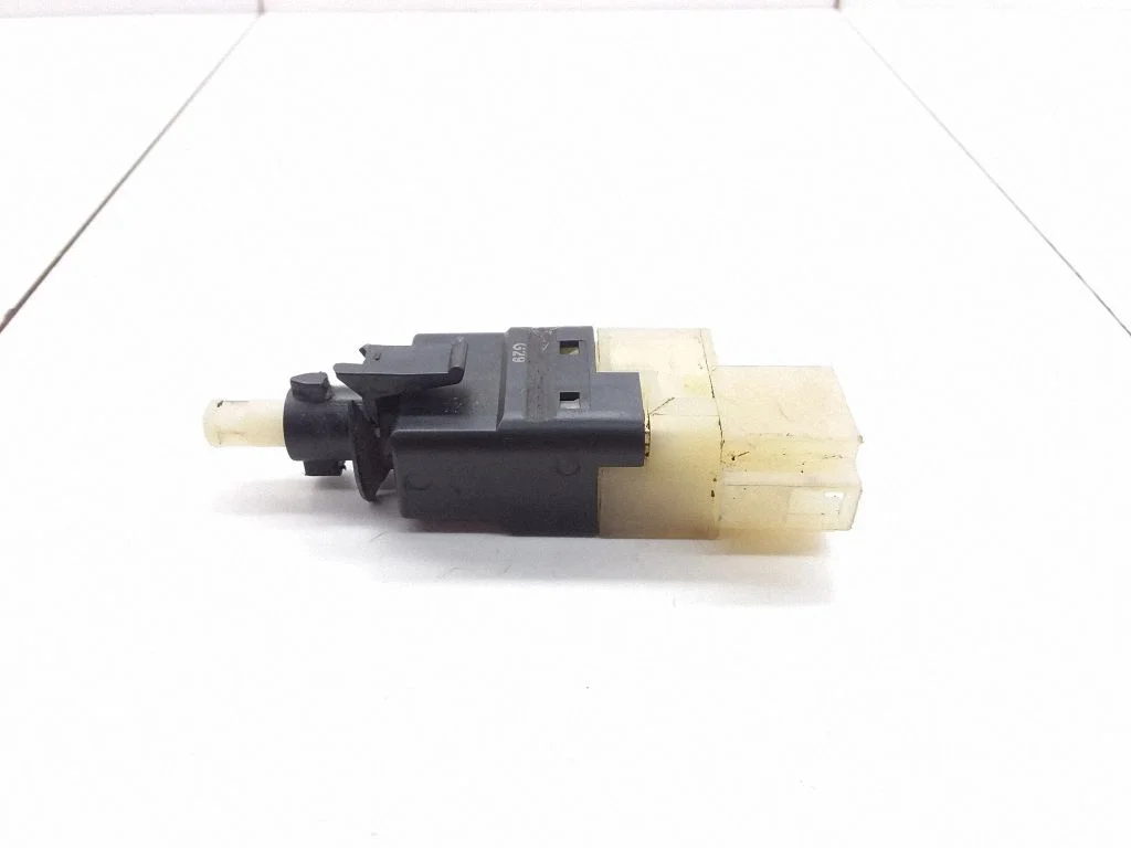 Brake pedal sensor switch – Mercedes-Benz Vito Viano W639 (2003-2014)