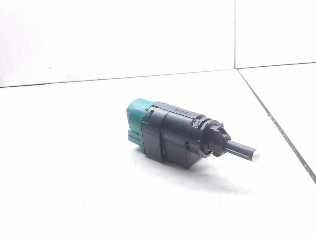 Brake pedal sensor switch – Renault Zoe (2012-)