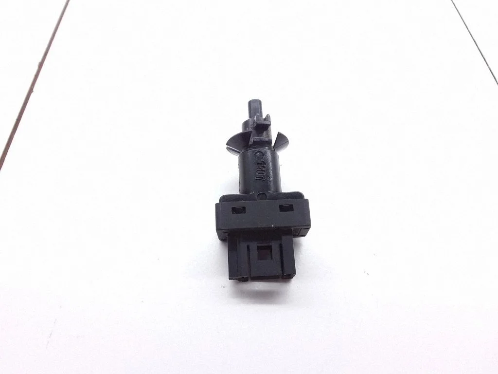 Brake pedal sensor switch – Mercedes-Benz Vito Viano W638 (1996-2003)