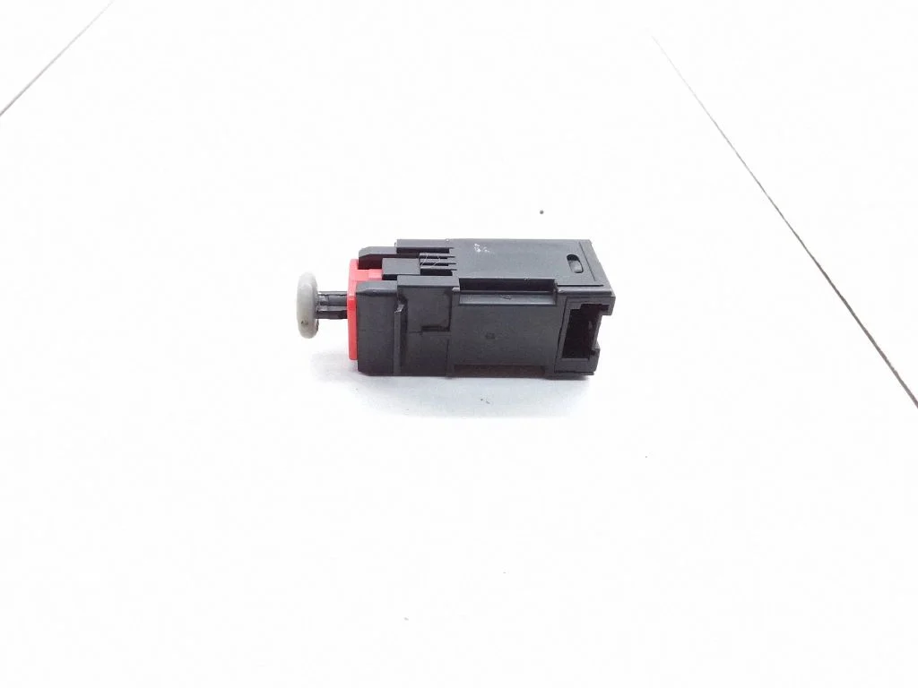 Brake pedal sensor switch – Opel Zafira B (2005-2014)