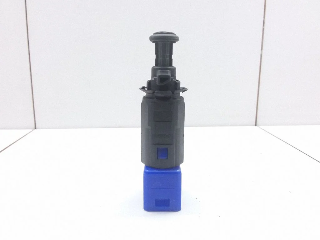Brake pedal sensor switch – Renault Espace IV (2002-2014)
