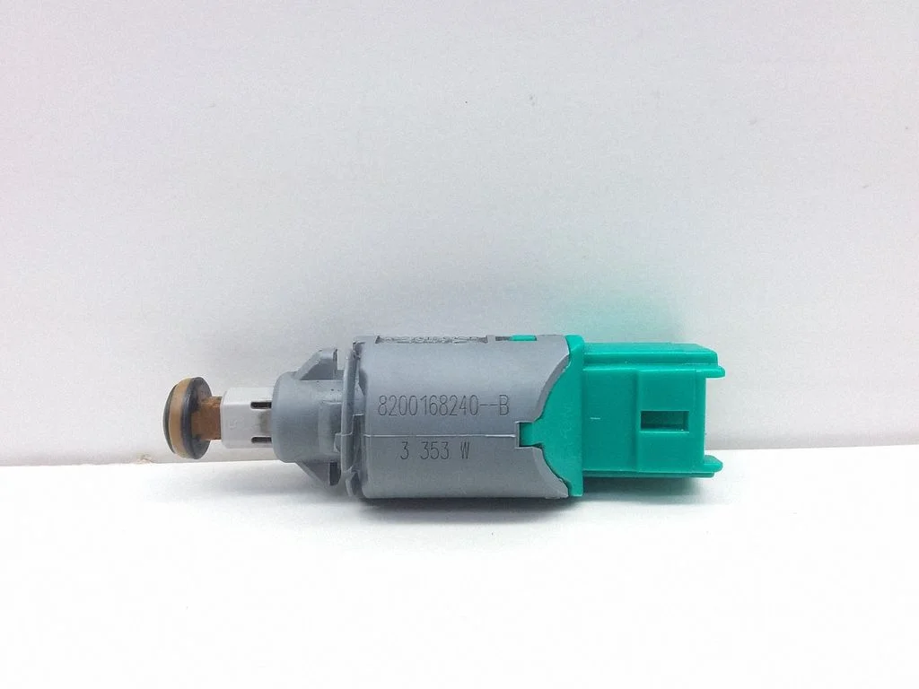 Brake pedal sensor switch – Renault Megane II (2006-2008)