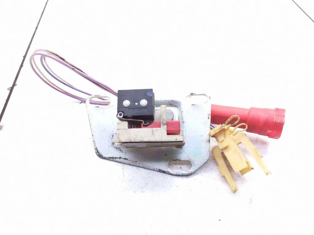 Brake pedal sensor switch AMP926553