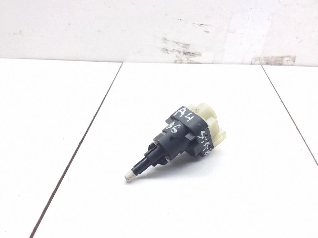Brake pedal sensor switch – Audi A4 S4 B6 8E 8H (2001-2005)