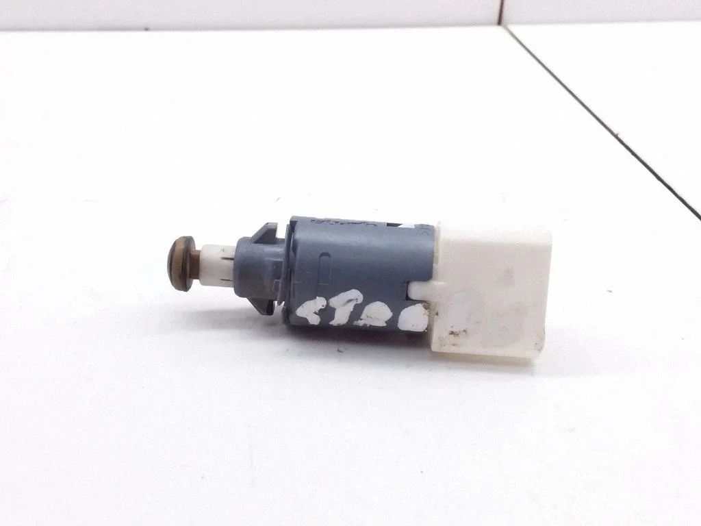 Brake pedal sensor switch – Renault Master III (2010-2024)