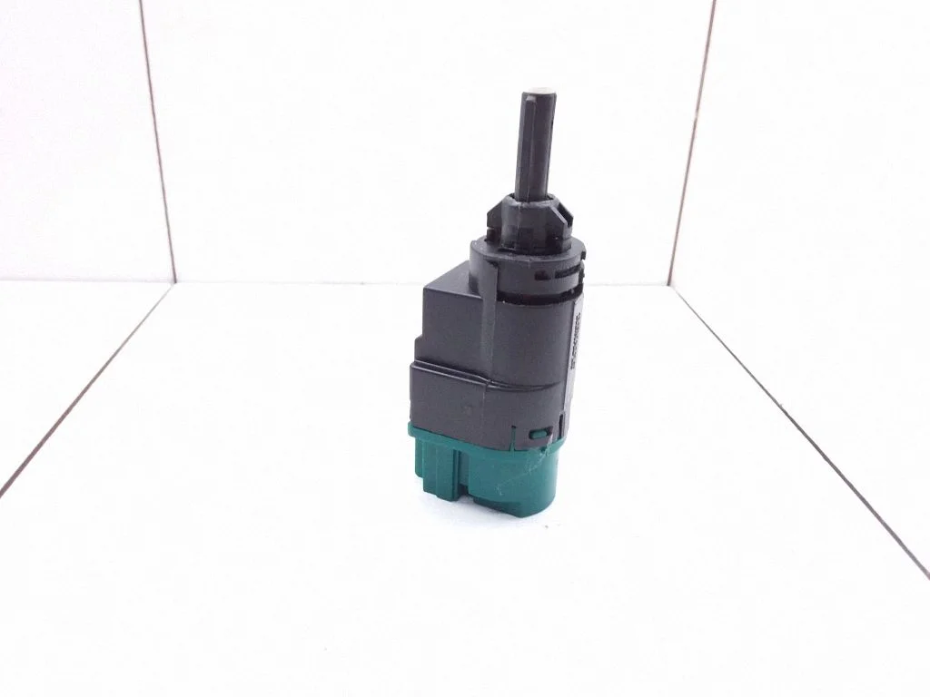 Brake pedal sensor switch – Renault Zoe (2012-)