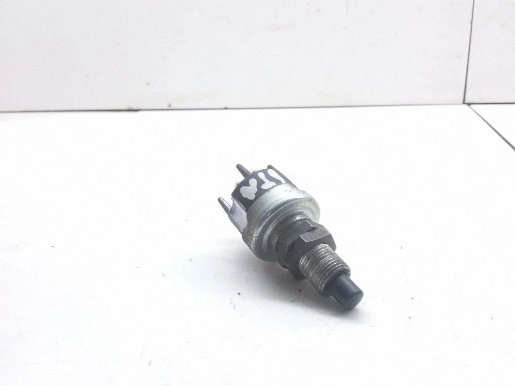 Bremžu pedāļa sensors – Volkswagen Polo III 6N 6N2 6NF (1995-2001)