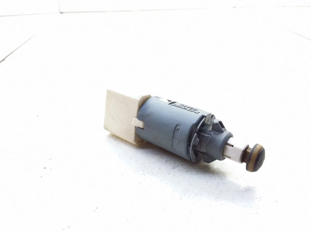 Brake pedal sensor switch – Renault Megane II (2002-2005)