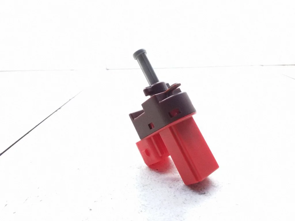 Brake pedal sensor switch – Ford Mondeo MK II (1996-2000)