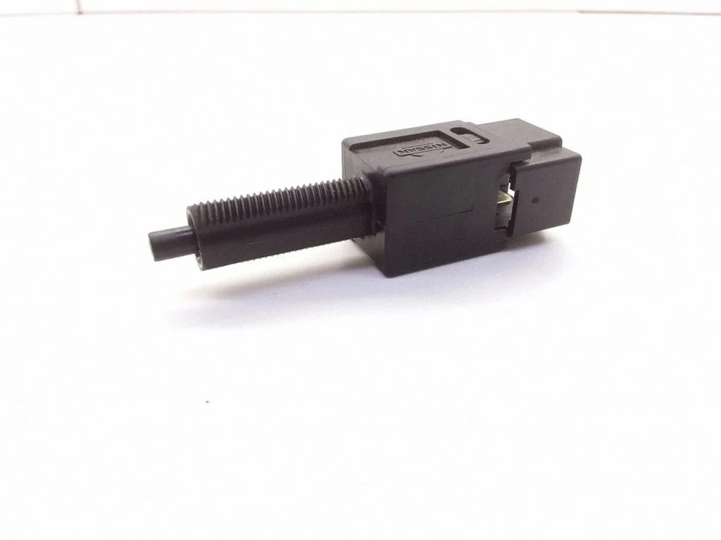 Brake pedal sensor switch – Nissan X-Trail T30 (2001-2007)