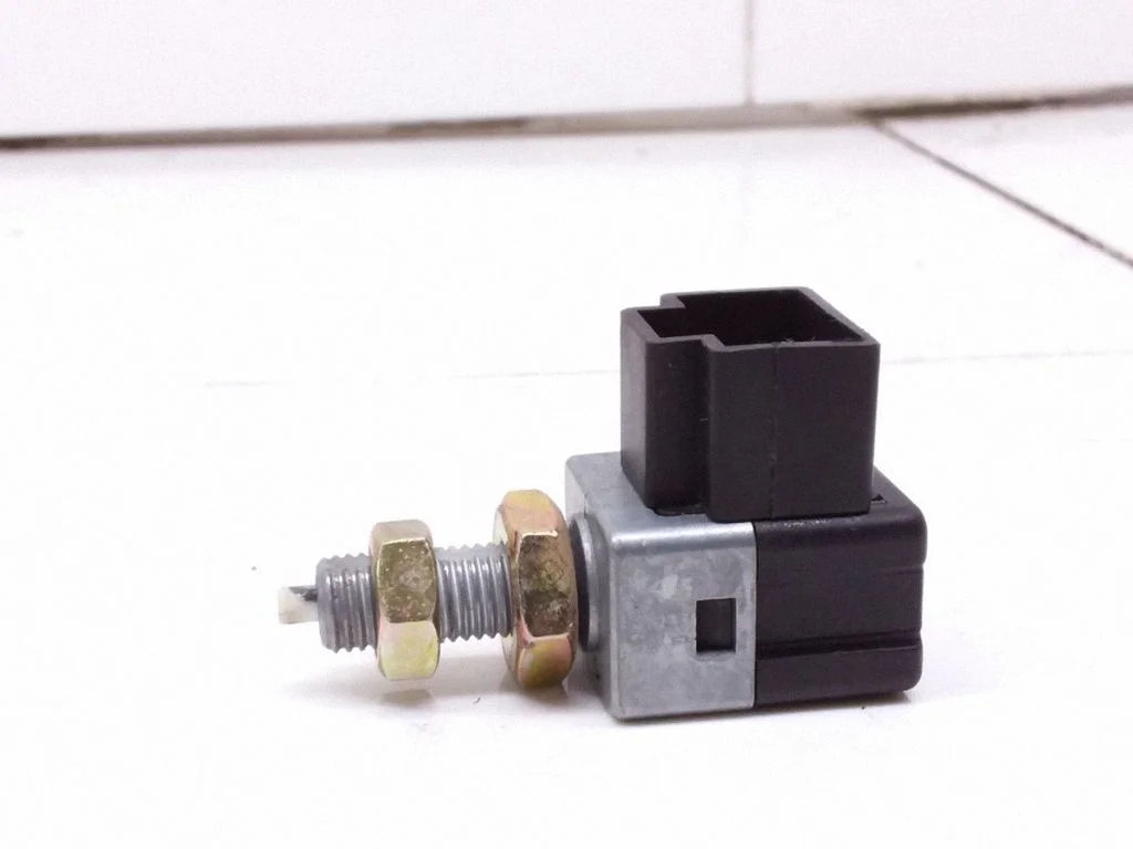 Brake pedal sensor switch 9381038100
