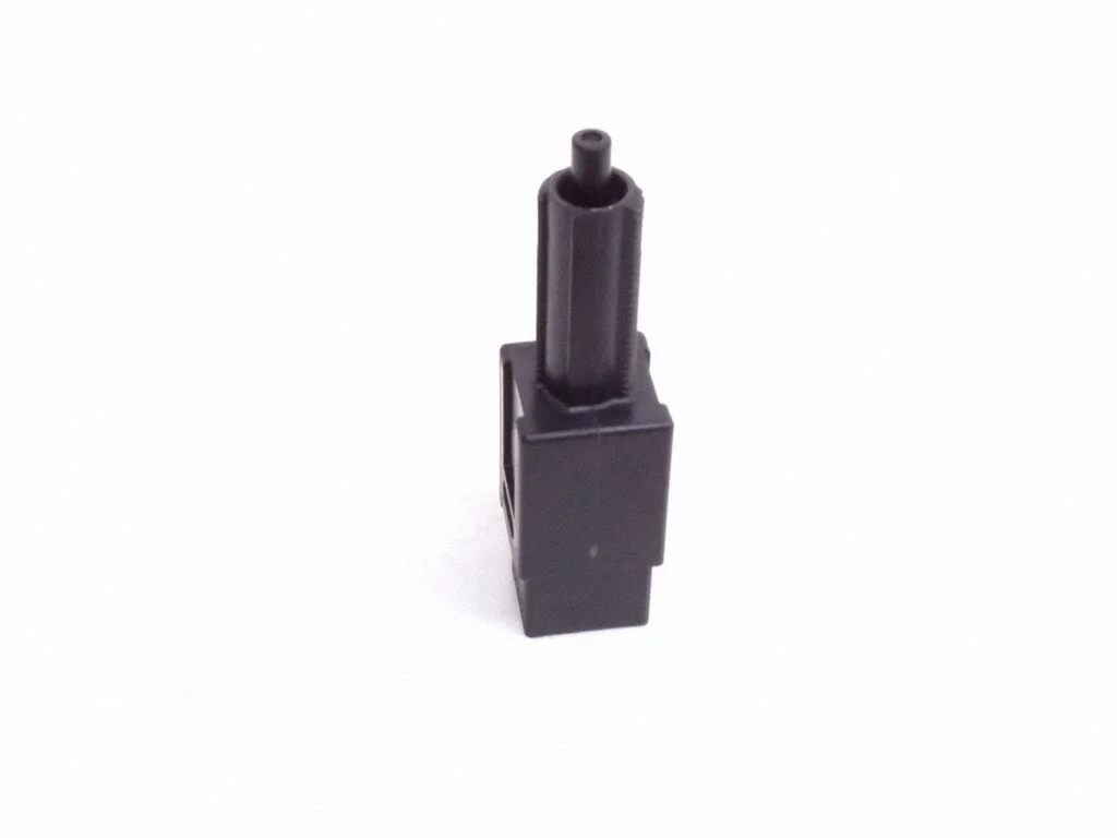 Brake pedal sensor switch – Nissan X-Trail T30 (2001-2007)