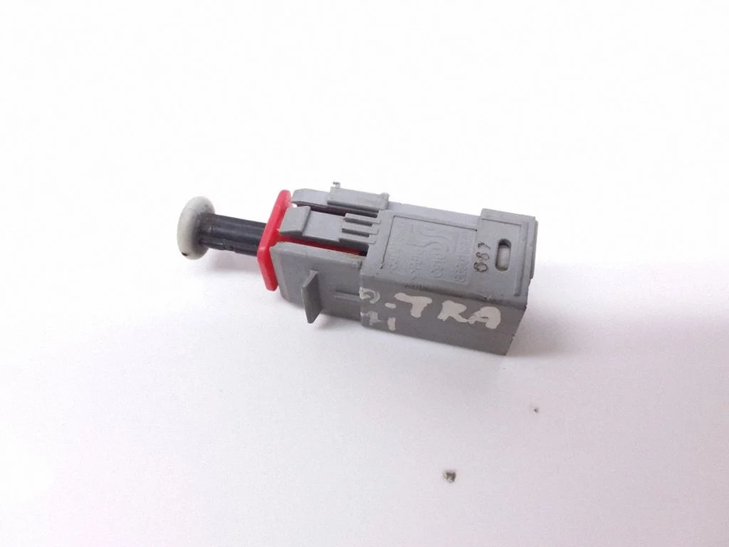 Brake pedal sensor switch 55701398