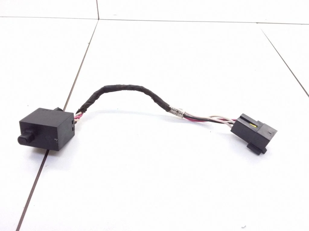 Brake pedal sensor switch – Chrysler Grand Voyager II (1990-1995)