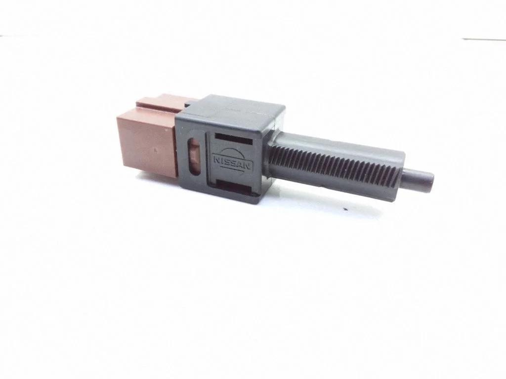 Brake pedal sensor switch – Nissan Primera (2000-2001)
