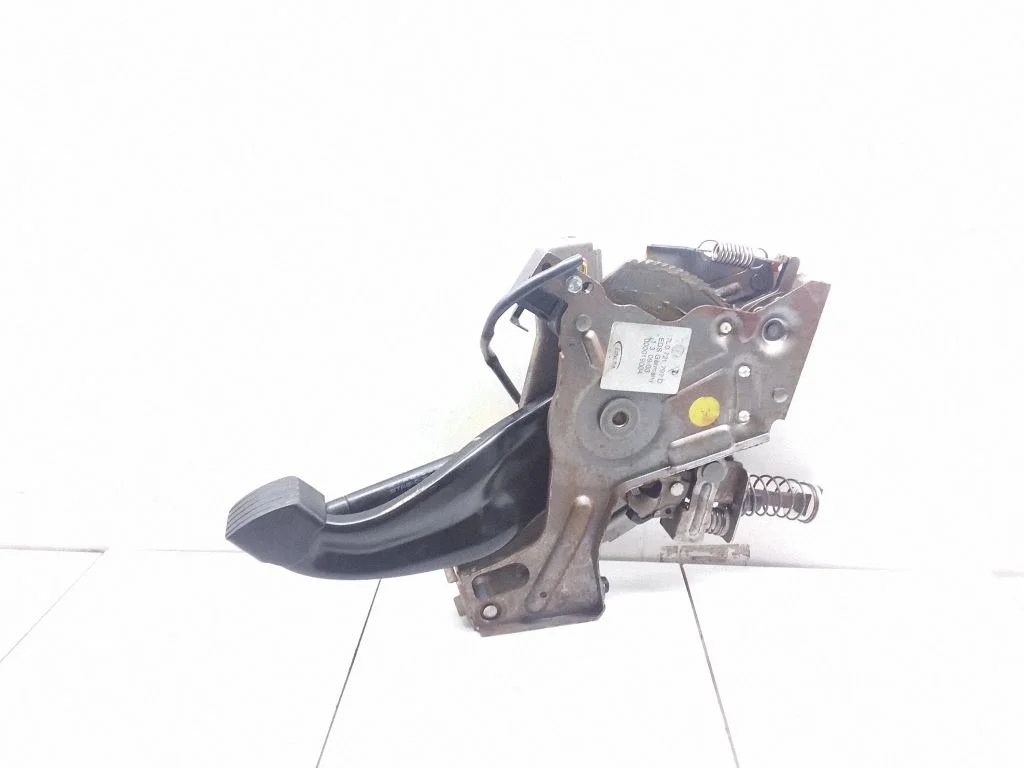 Handbrake/parking brake lever assembly – Volkswagen Touareg I (2002-2010)