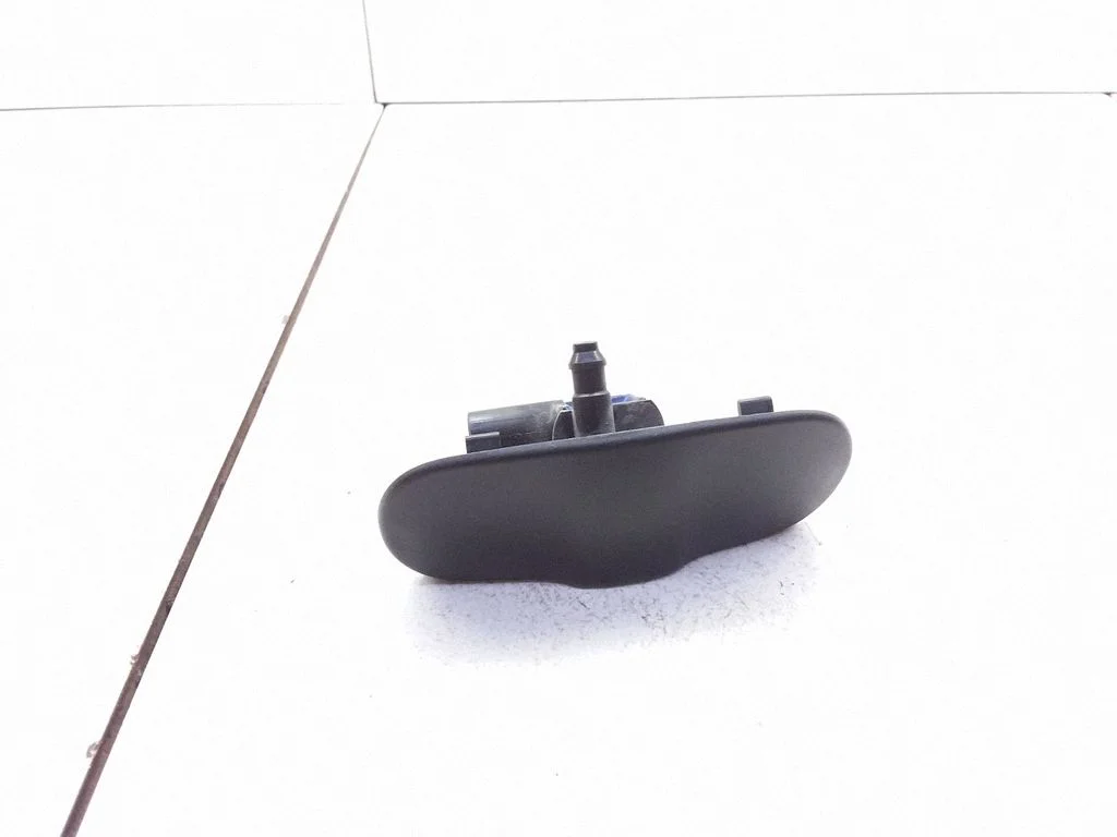 Windshield washer spray nozzle – Audi A3 S3 8P (2003-2012)