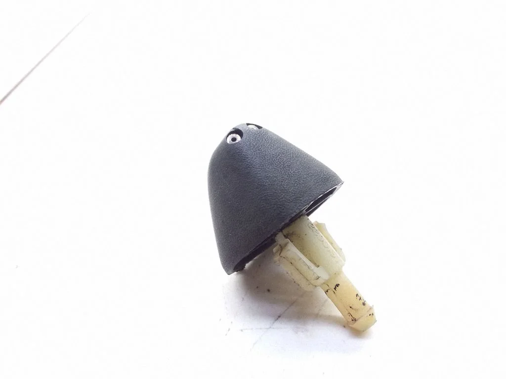 Windshield washer spray nozzle 229013T