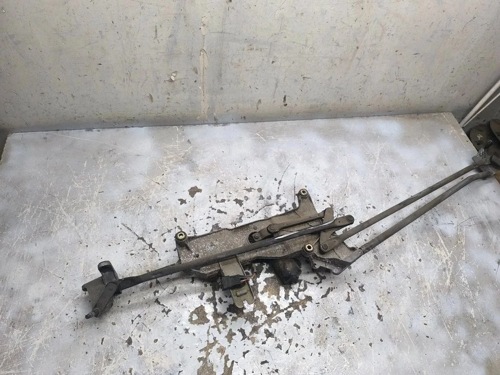 Front wiper linkage and motor