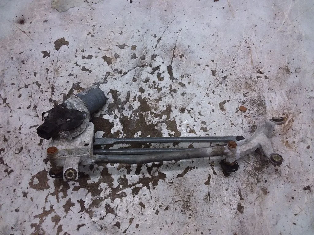 Mechanizm wycieraczek z silniczkiem – Honda Civic (2001-2005)