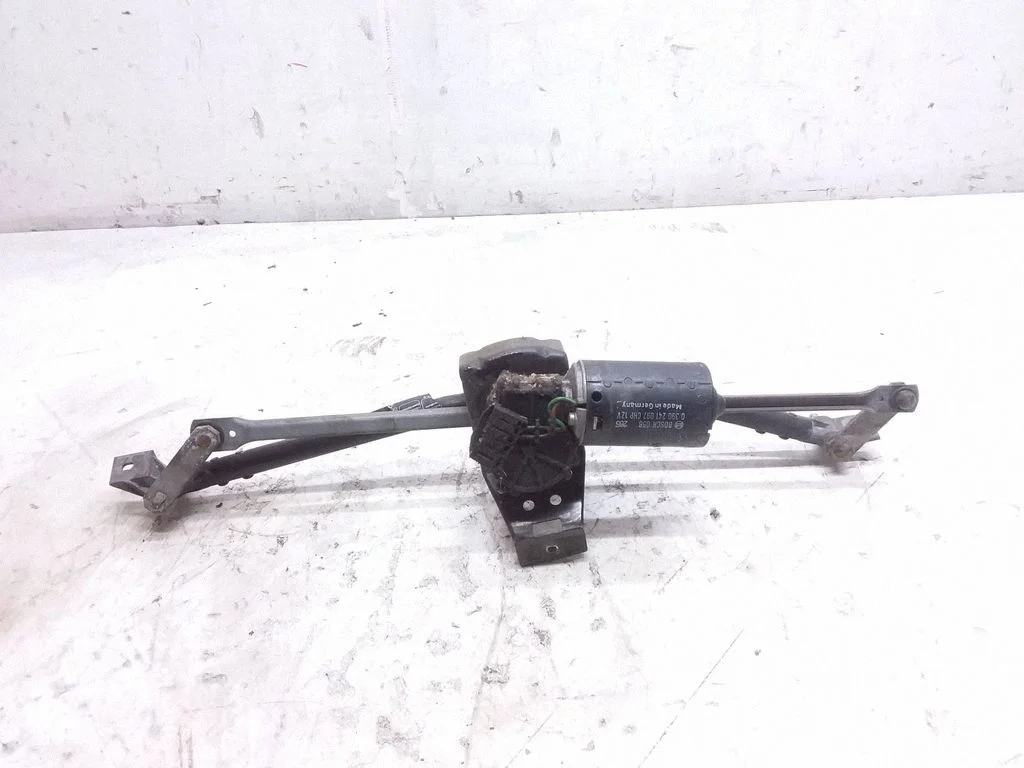 Front wiper linkage and motor