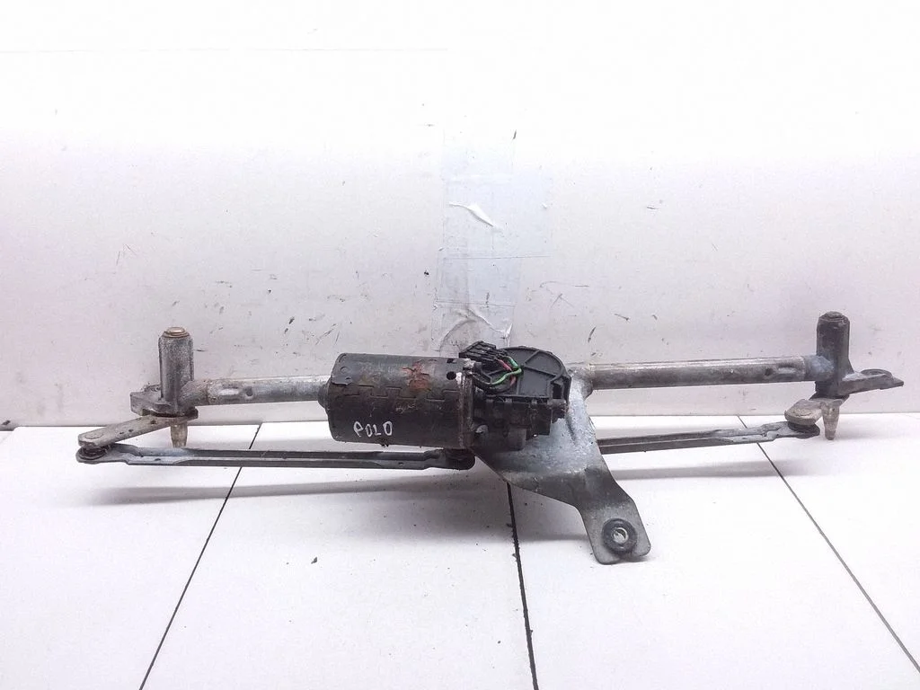 Front wiper linkage and motor – Volkswagen Polo III 6N 6N2 6NF (1995-2001)