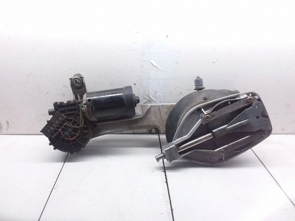 Front wiper linkage and motor 3395107091