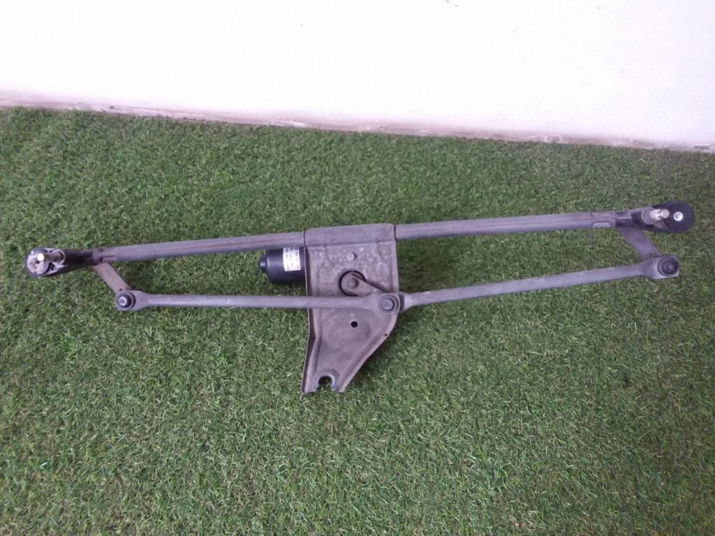 Front wiper linkage and motor – Ford Transit (2000-2006)