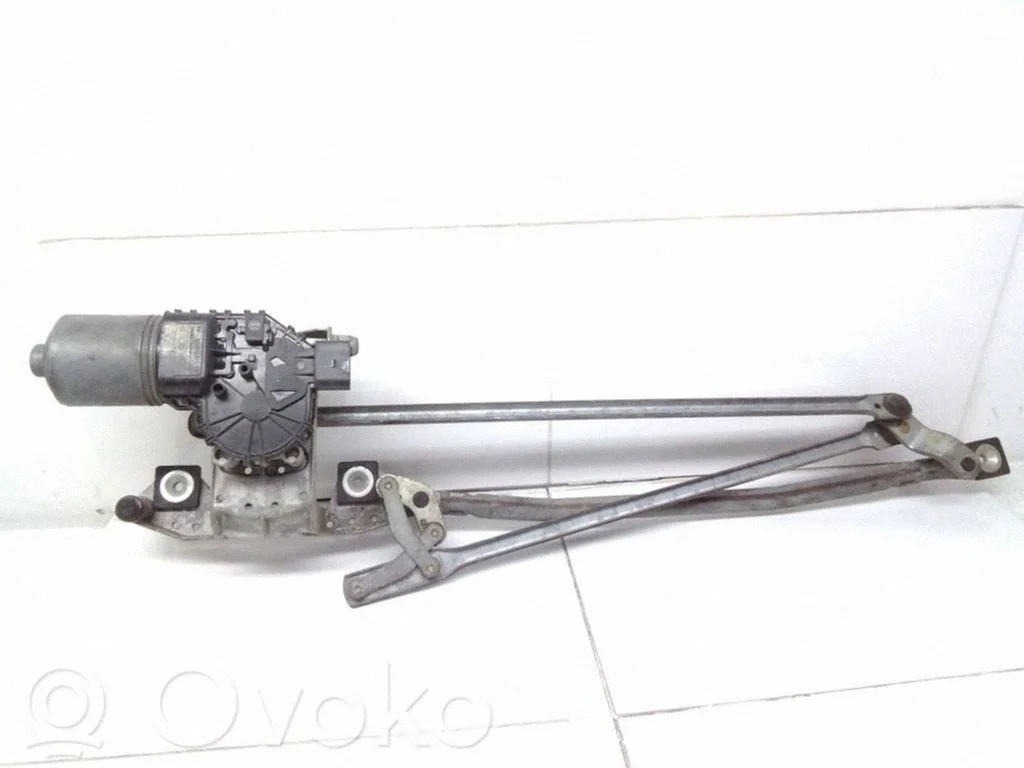 Front wiper linkage and motor – Ford Focus C-MAX (2003-2010)