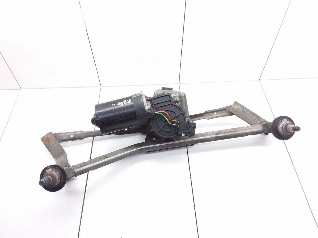 Front wiper linkage and motor