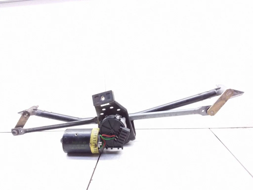 Front wiper linkage and motor