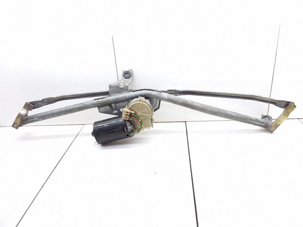Front wiper linkage and motor 357955325A