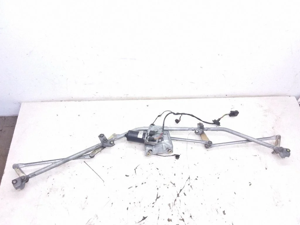 Front wiper linkage and motor – Chrysler Grand Voyager III (1995-2000)