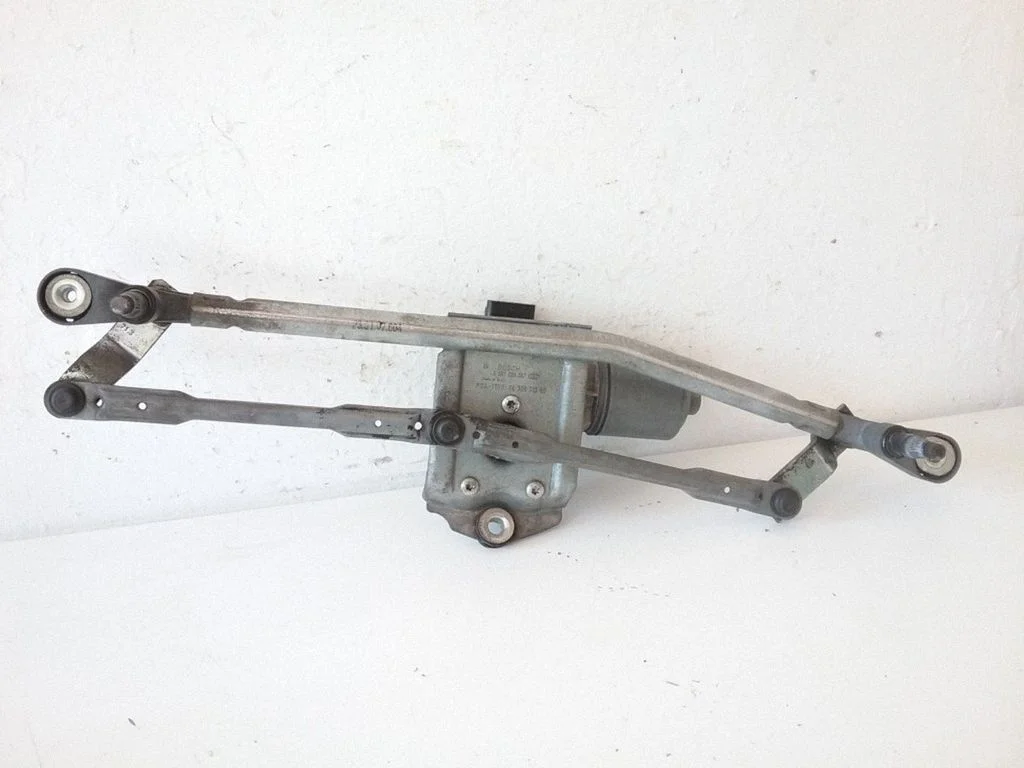 Front wiper linkage and motor 0390241701