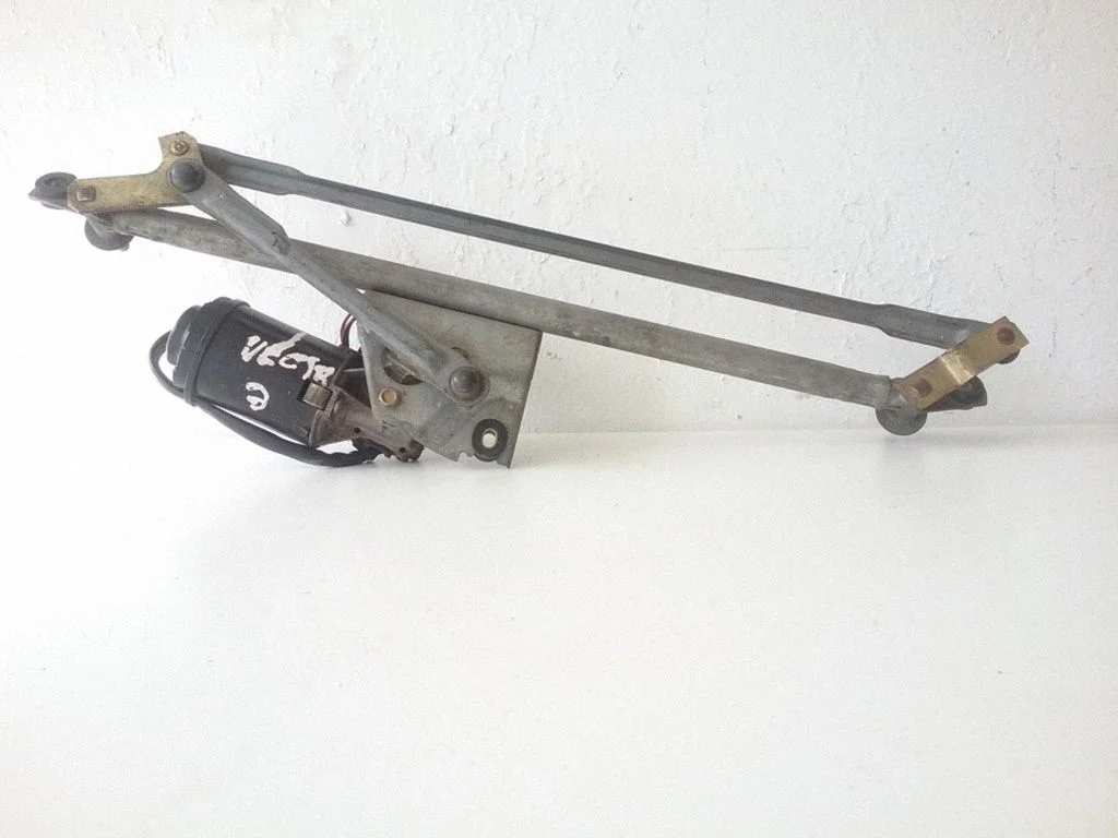 Front wiper linkage and motor 90504143