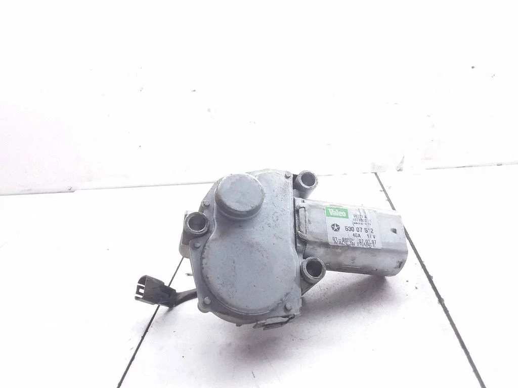 Rear window wiper motor – Chrysler Grand Voyager III (1995-2000)