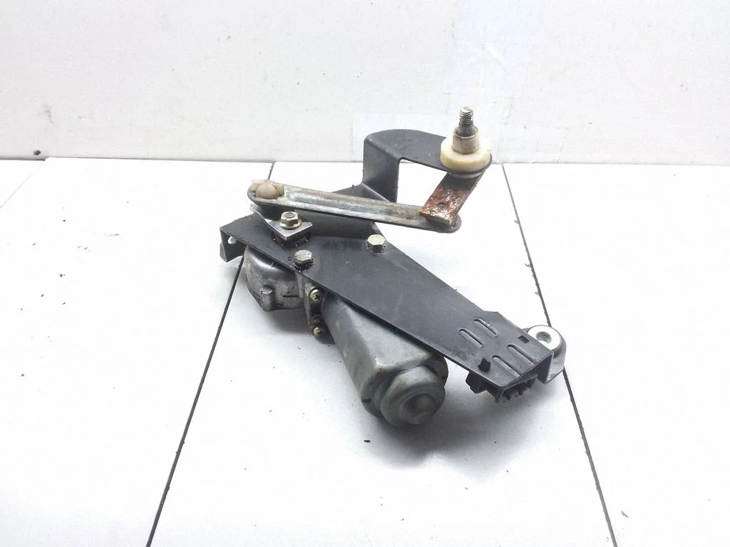 Rear window wiper motor – Volkswagen Caddy (1996-2003)