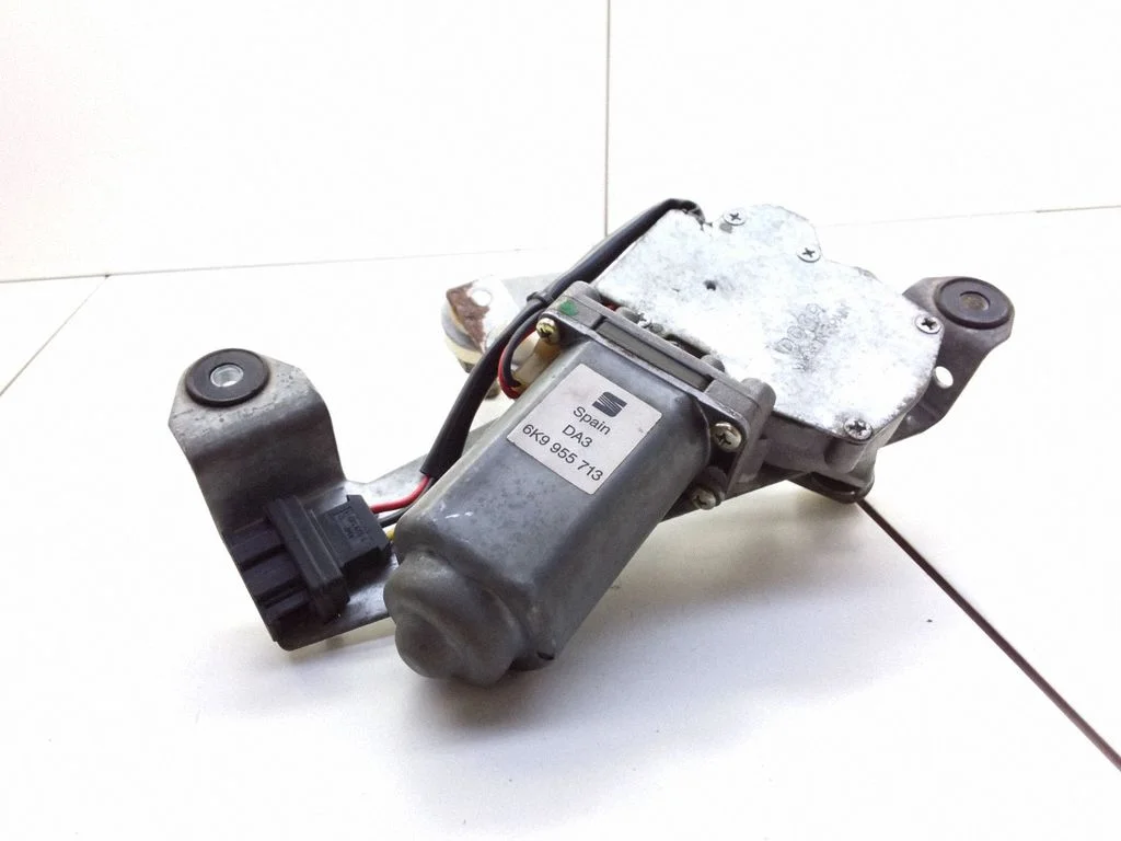 Rear window wiper motor – Volkswagen Caddy (1996-2003)