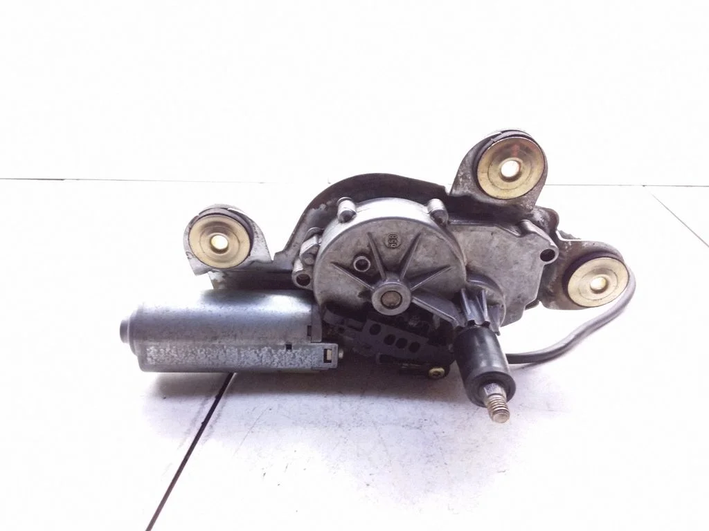 Aizmugurējā stikla tīrītāja motoriņš 97BG17K441