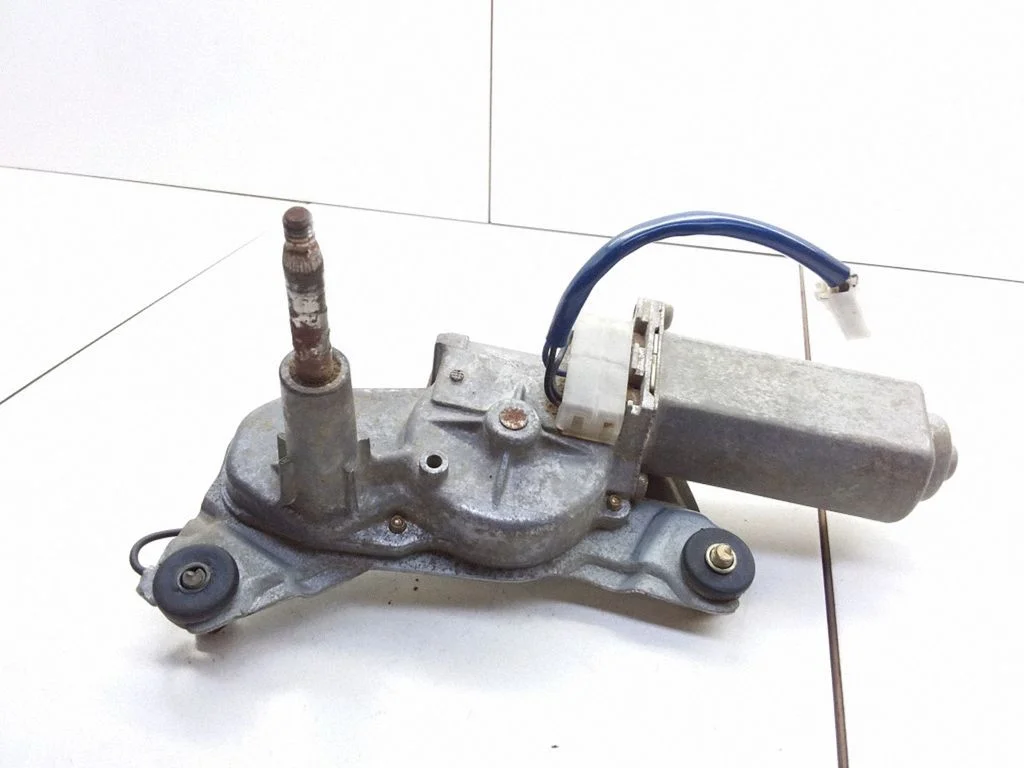 Rear window wiper motor – Mazda MPV II LW (1999-2007)