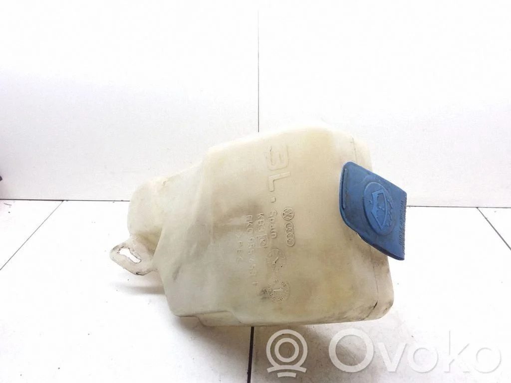 Windshield washer fluid reservoir/tank – Volkswagen Polo III 6N 6N2 6NF (1995-2001)