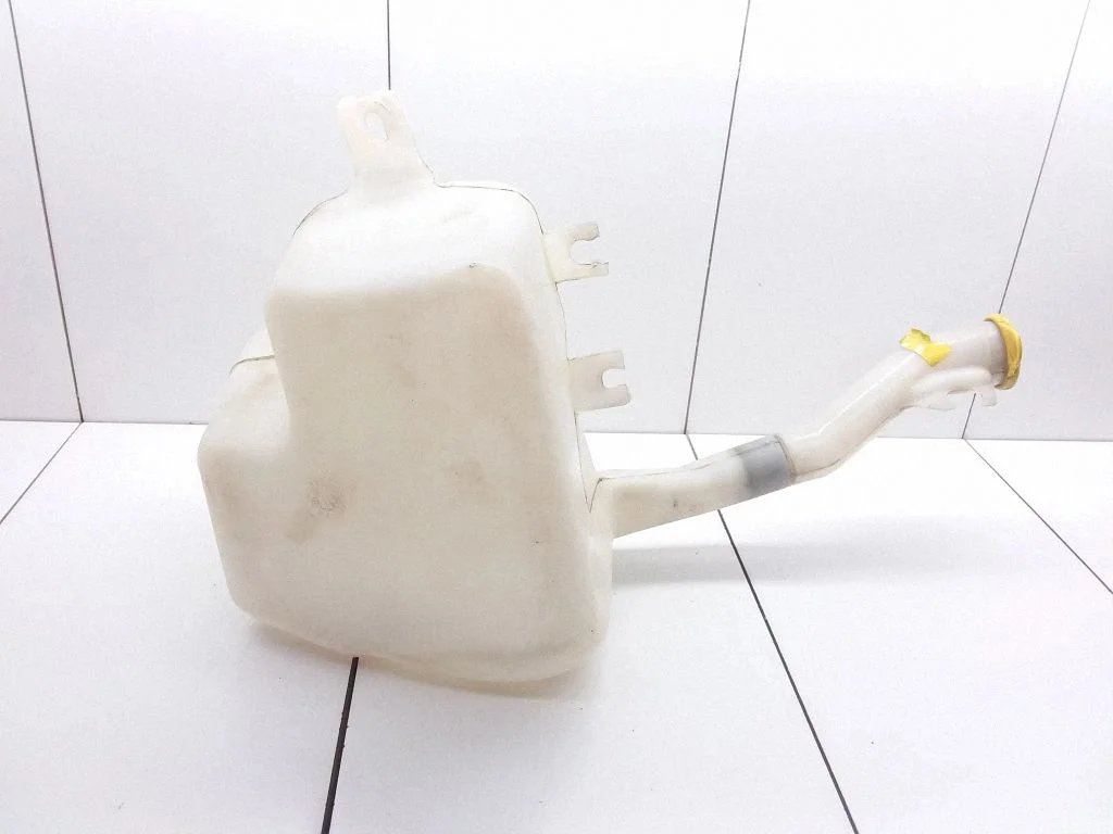 Windshield washer fluid reservoir/tank – Opel Vectra B (1996-2002)